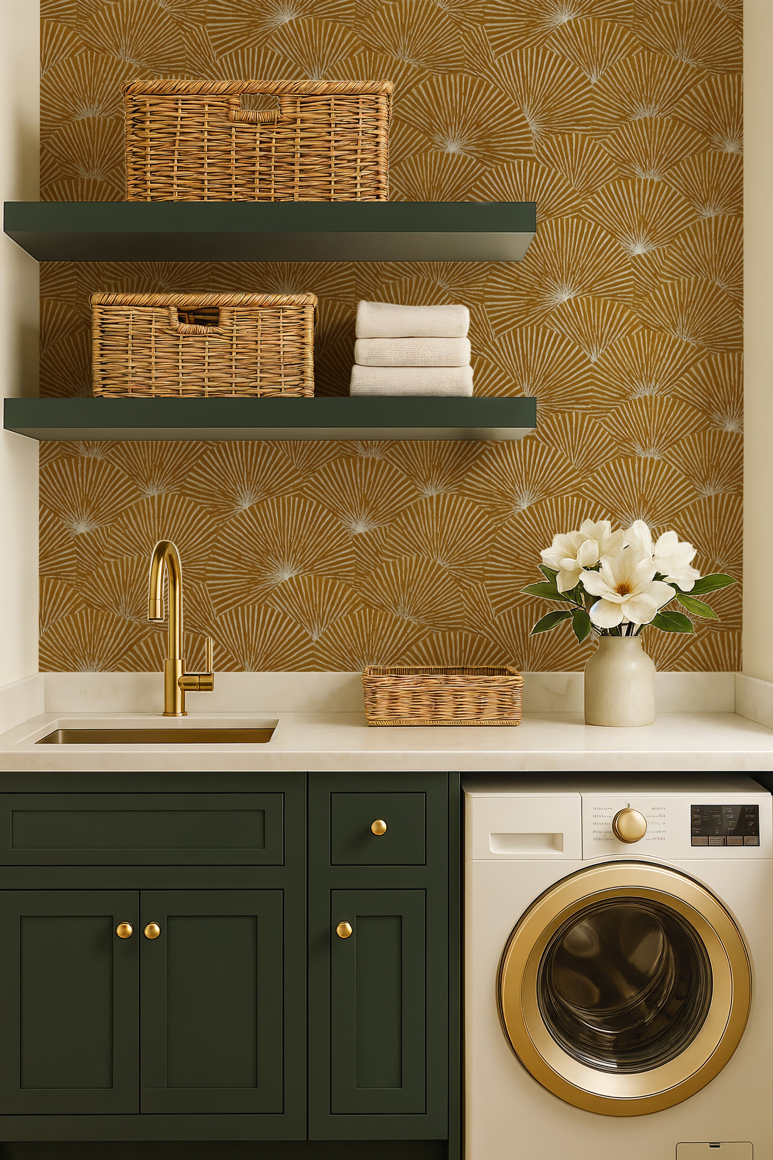 Gold fan wallpaper with hand drawn lines
Radiating fan shape wallpaper pattern