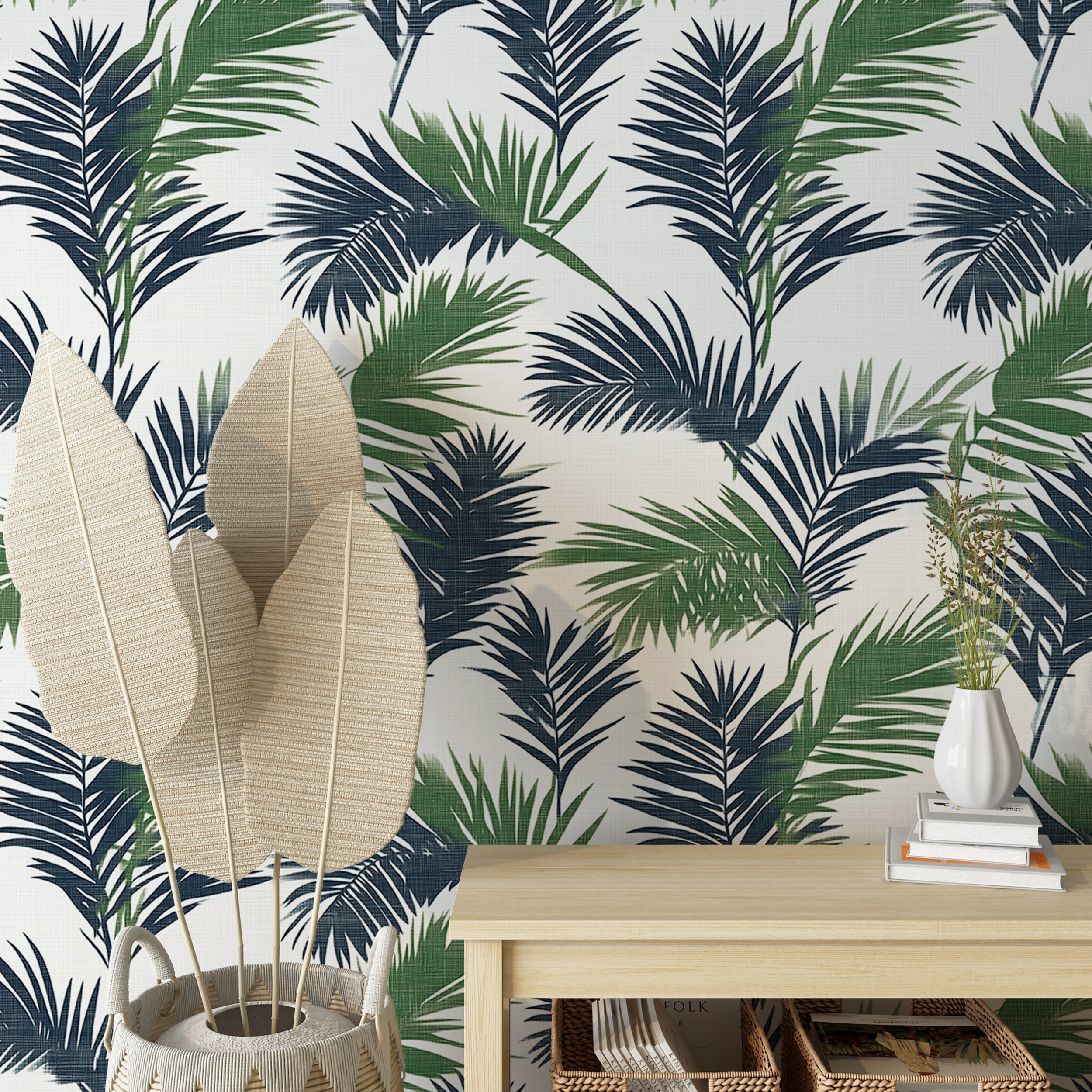 Easy-to-remove tropical wall decor with green and blue palm leaves
Bold green and blue palm wallpaper for a refreshing look