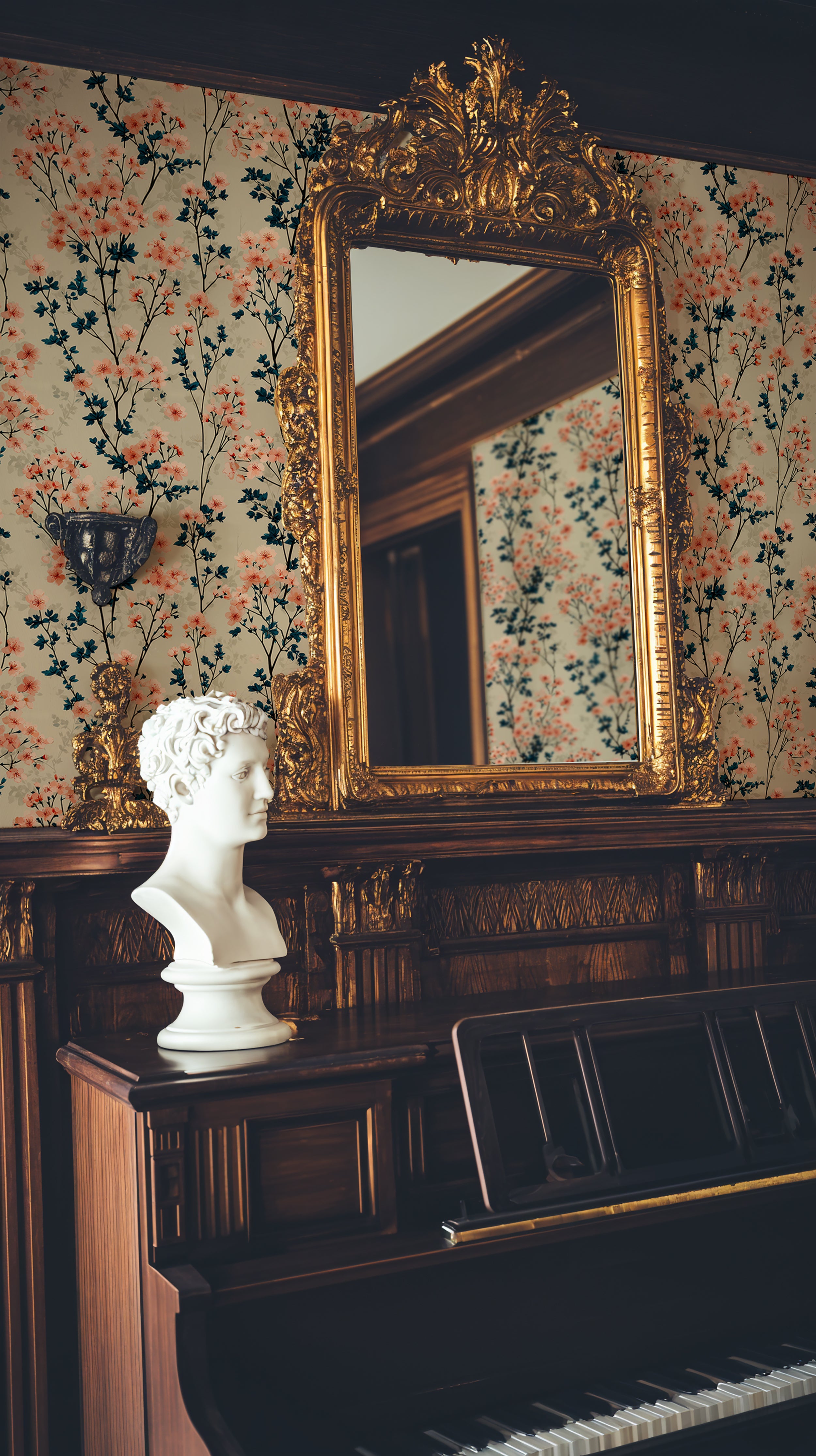 Peach blossom floral wallpaper pattern

Vintage botanical wallpaper with flowers